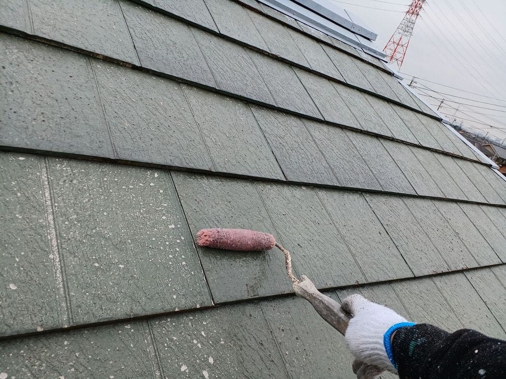 Y様(三重郡朝日町縄生)屋根(下塗り2) 四日市市の外壁、屋根塗装をリペイント匠が施工した写真