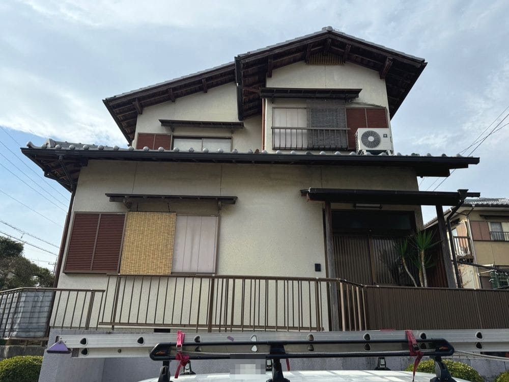 T様(四日市市)施工前_外壁全体 (2) 四日市市の外壁塗装をリペイント匠が施工した写真