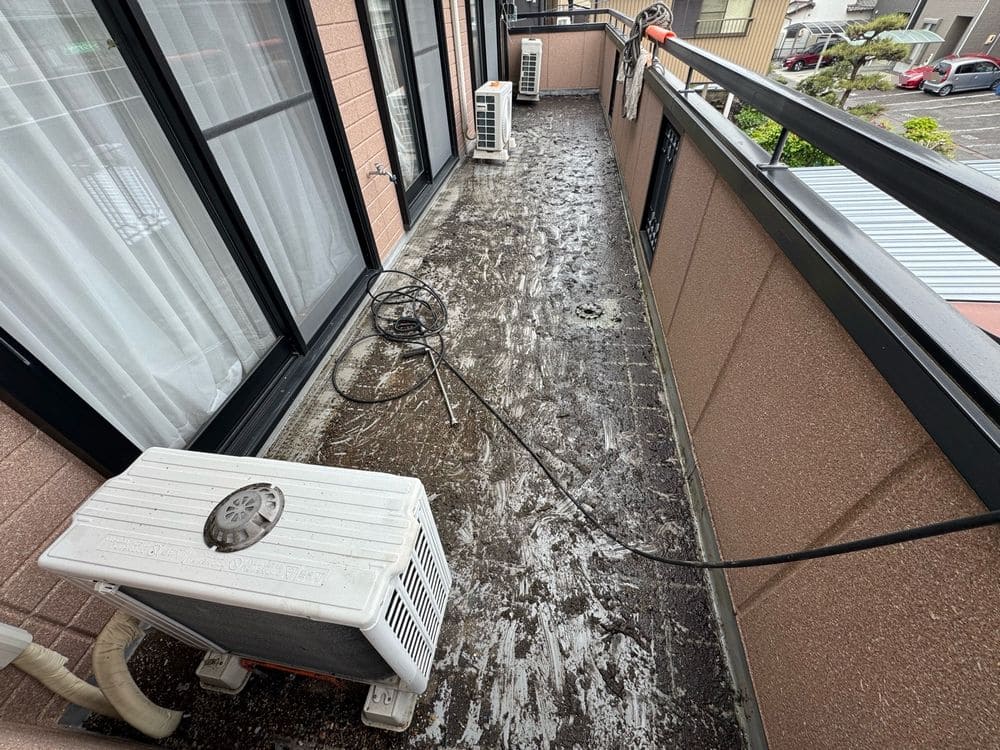 K様(鈴鹿市)防水_施工前 鈴鹿市の外壁塗装をリペイント匠が施工した写真