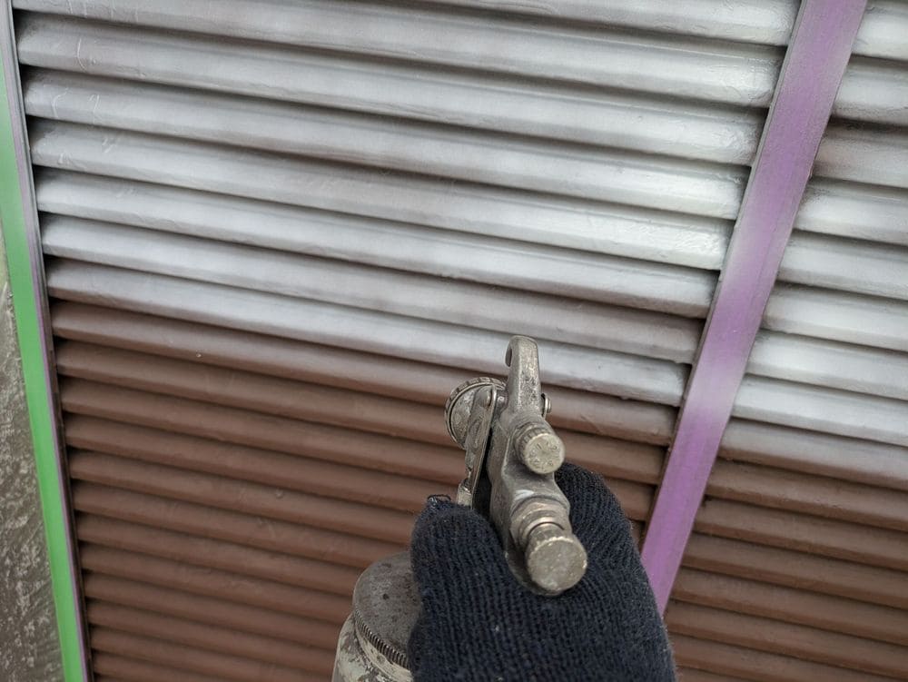 O様(津)雨戸(サビ止め) 津市の外壁塗装、屋根塗装をリペイント匠が施工した写真