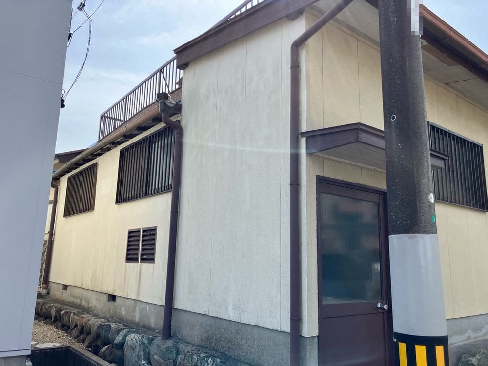 O様(津市)外壁_施工前2 津市の外壁塗装、屋根塗装をリペイント匠が施工した写真