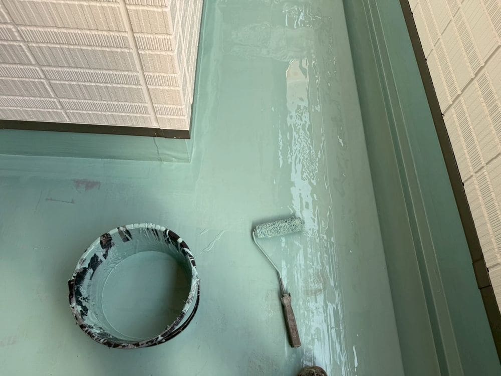 T様(鈴鹿市)防水_防水(二層目) 鈴鹿市の防水工事をリペイント匠が施工した写真