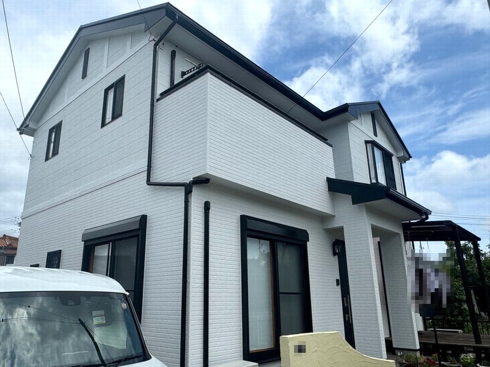 H様(鈴鹿)施工後_外壁全体 (2) 鈴鹿市の外壁塗装、屋根塗装、防水工事をリペイント匠が施工した写真