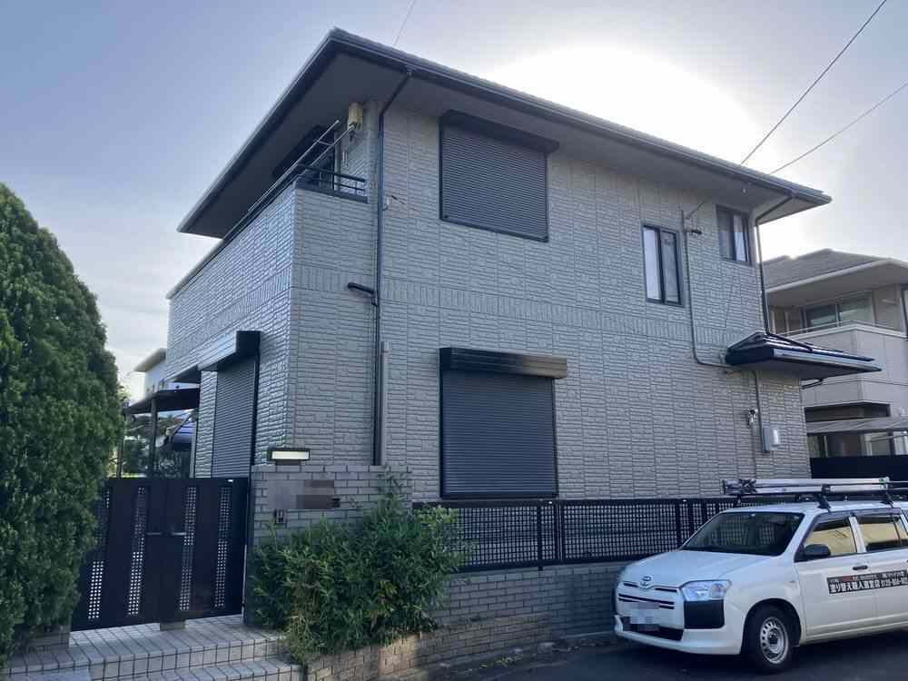 ナチュラルなグレーで重厚感ある仕上がりに