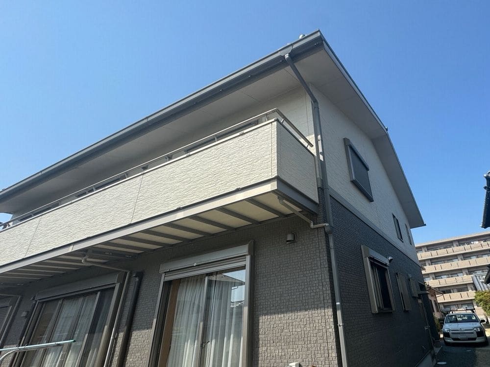 N様(四日市市楠町)施工前_外壁全体 (2) 四日市市の外壁塗装をリペイント匠が施工した写真