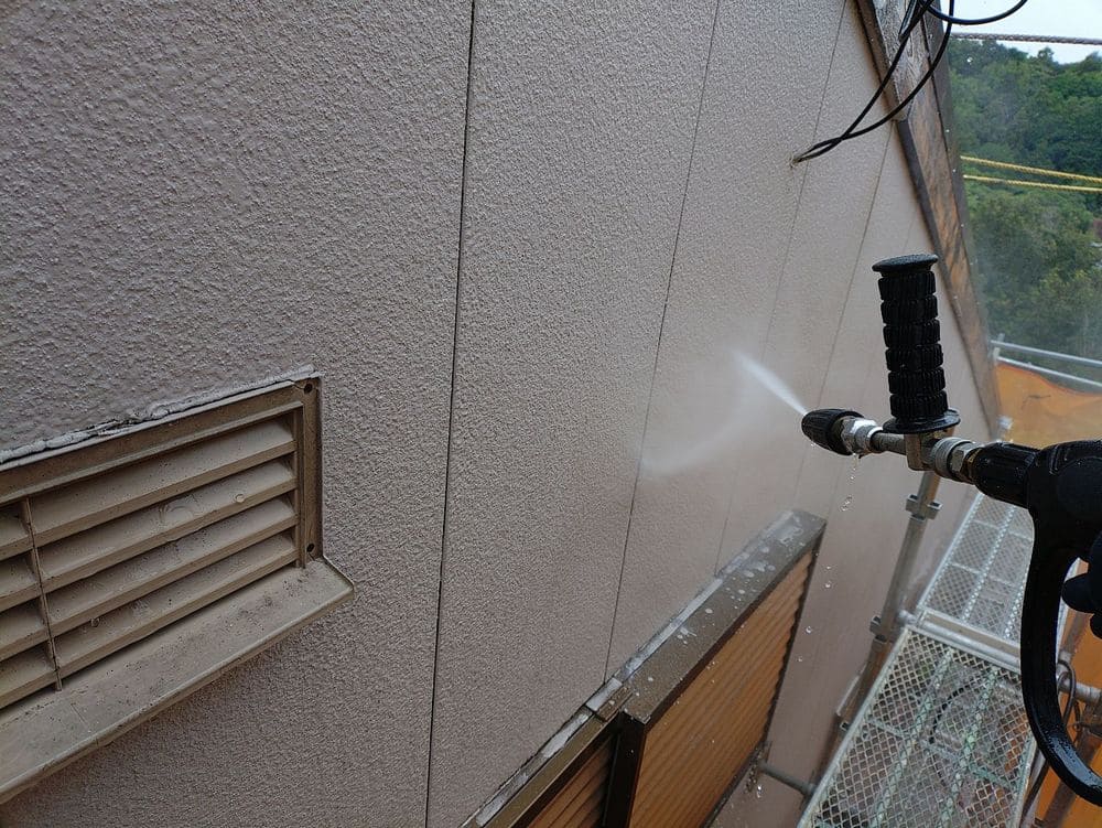 A様(志摩)高圧洗浄(外壁) (2) 志摩市の外壁塗装、屋根工事をリペイント匠が施工した写真