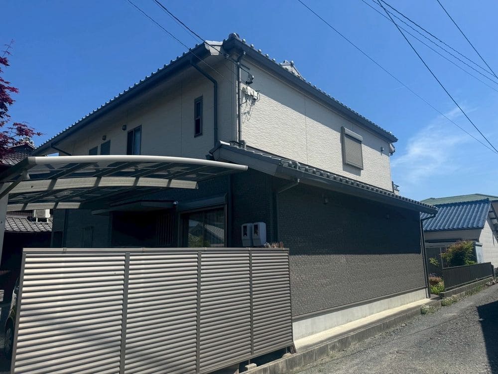 N様(四日市市楠町)施工前_外壁全体 (3) 四日市市の外壁塗装をリペイント匠が施工した写真