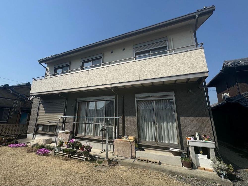 N様(四日市市楠町)施工前_外壁全体 四日市市の外壁塗装をリペイント匠が施工した写真