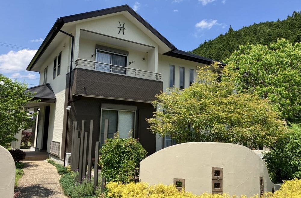 度会郡の外壁・屋根塗装をリペイント匠が施工した写真