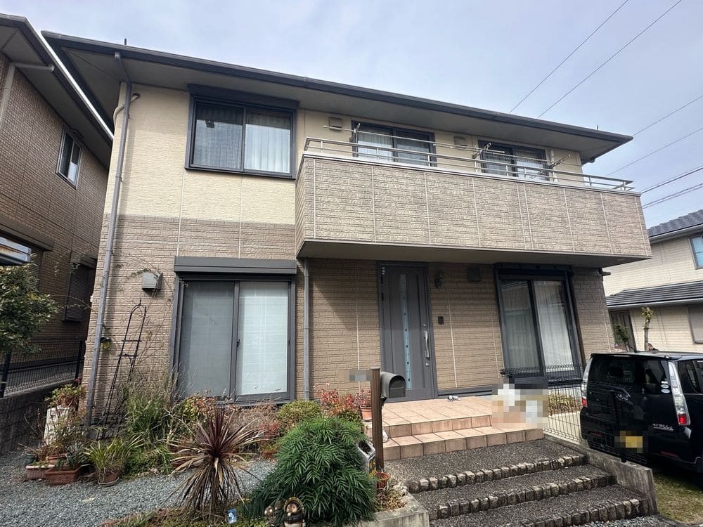 A様(津)施工前_外壁全体 津市の外壁塗装、屋根塗装をリペイント匠が施工した写真