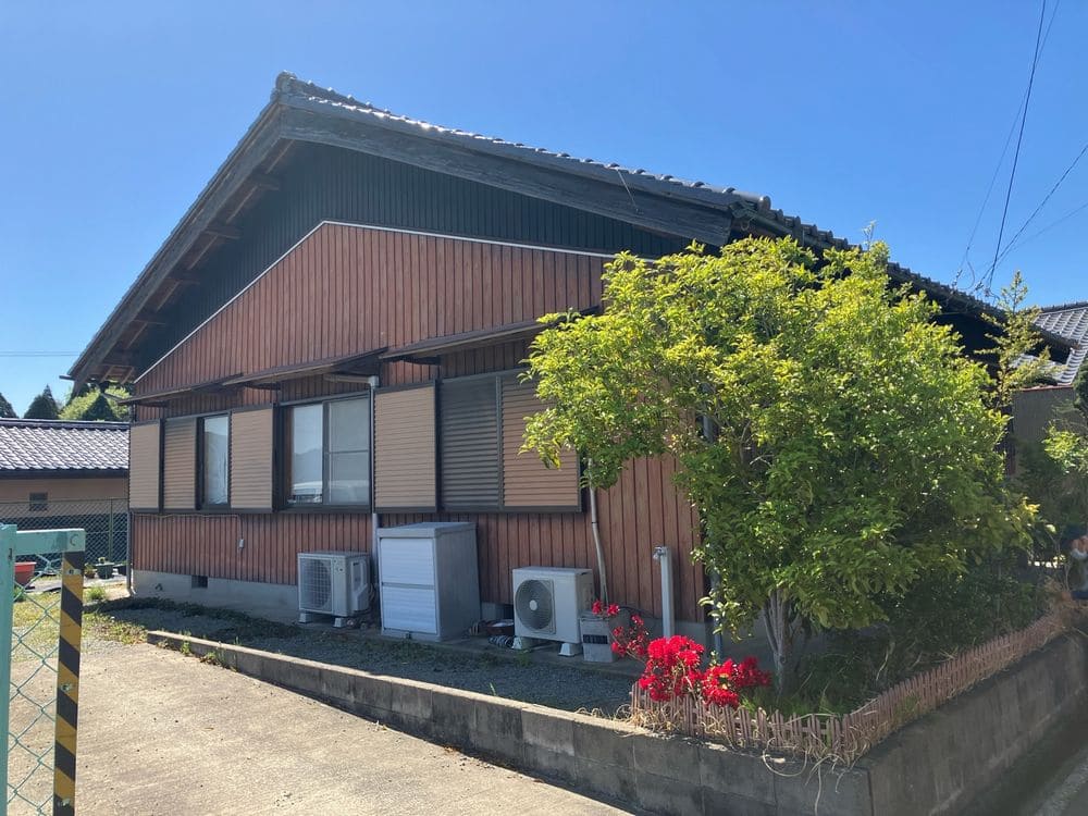 亀山市の外壁塗装をリペイント匠が施工した写真