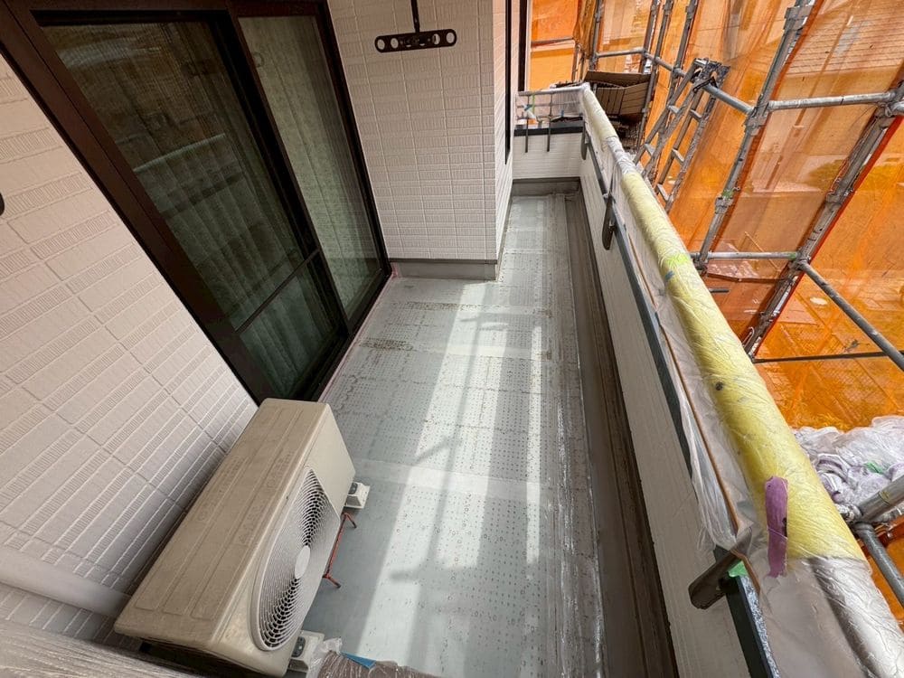 T様(鈴鹿市)防水_防水(プライマー) 鈴鹿市の防水工事をリペイント匠が施工した写真