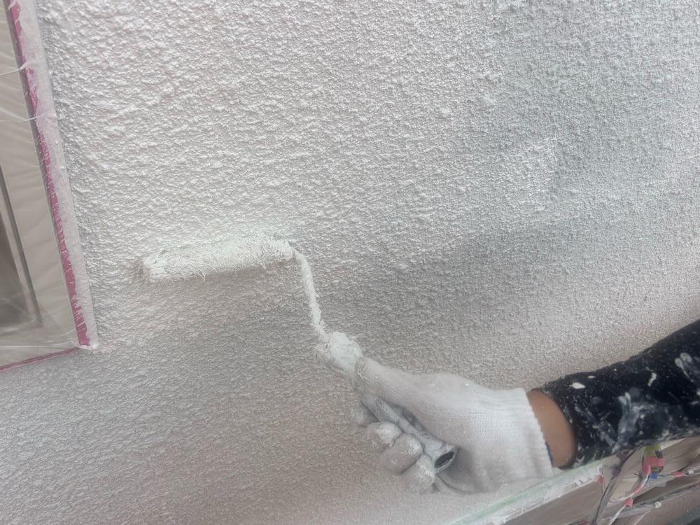 Y様(名張市)_外壁(中塗り1) 名張市の外壁塗装、屋根塗装をリペイント匠が施工した写真