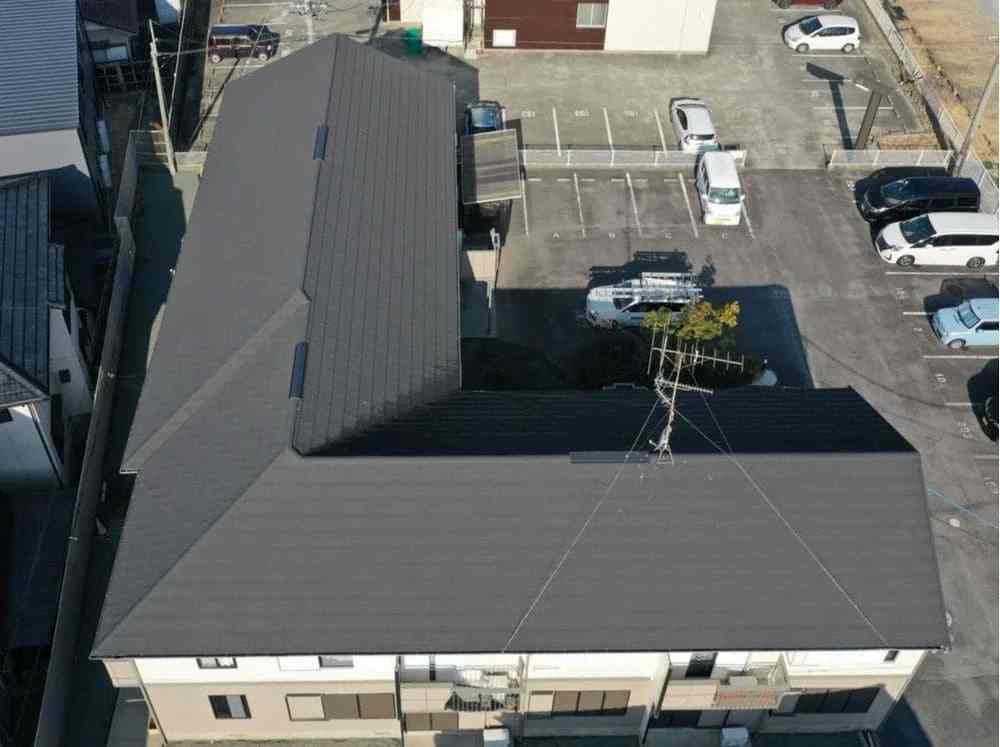 賃貸アパートの屋根カバー工事（エコル使用）