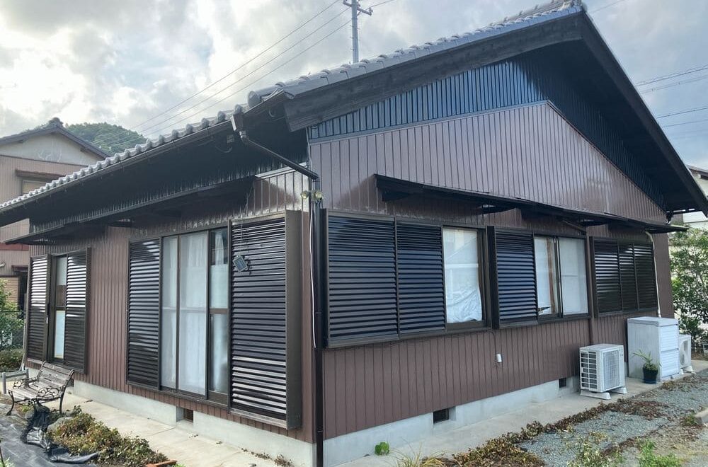 亀山市の外壁塗装をリペイント匠が施工した写真