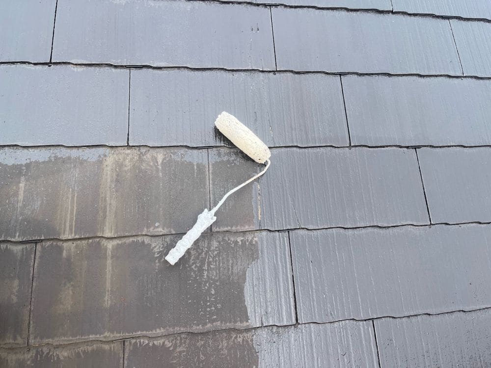 Y様(津)屋根(下塗り1) 津市の外壁塗装、屋根塗装をリペイント匠が施工した写真