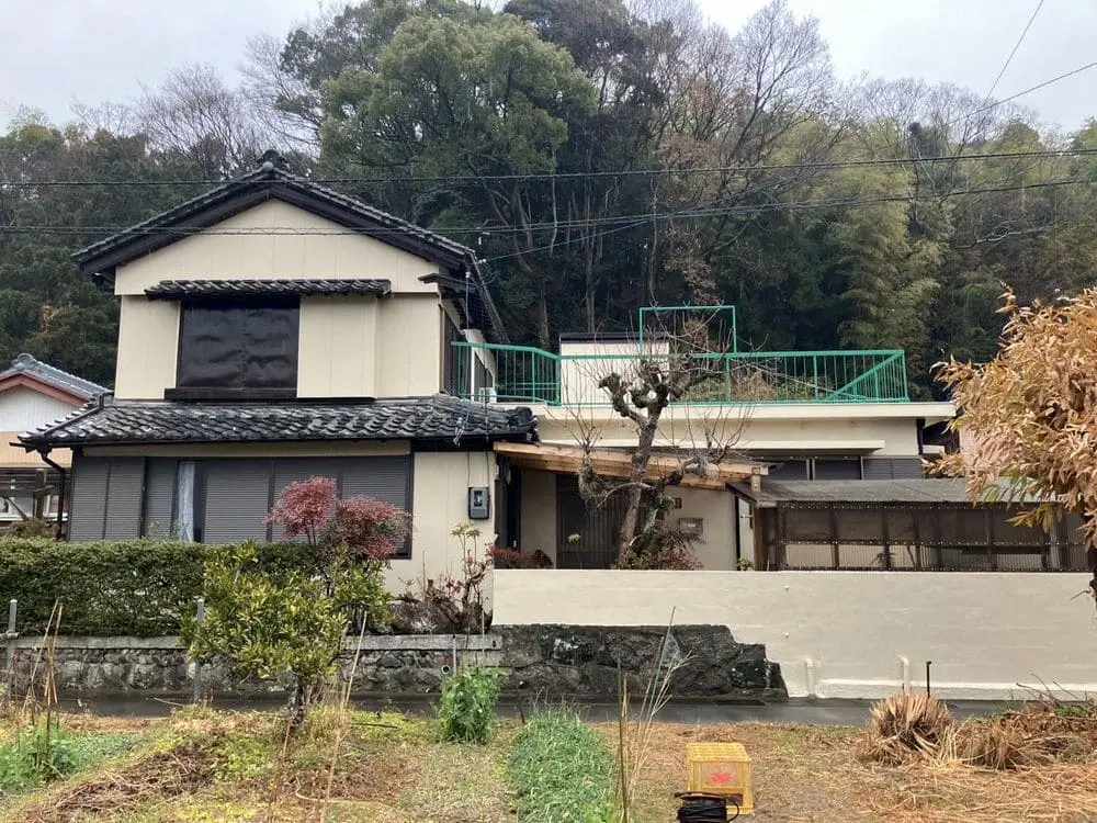 ベージュ系｜景観との調和と汎用性の高さ