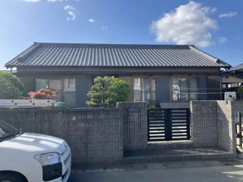 シリコン塗料｜築20年の住宅をモカ＆ベビーピンクでやさしくリフレッシュ