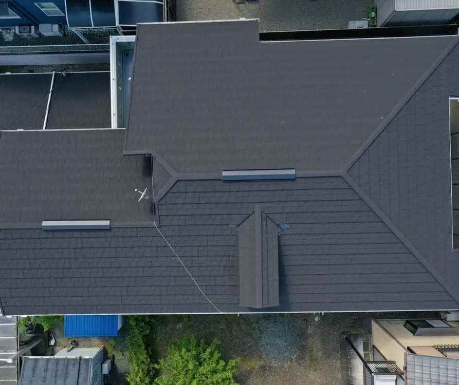 伊勢市・築34年の住宅に行った屋根カバー工事