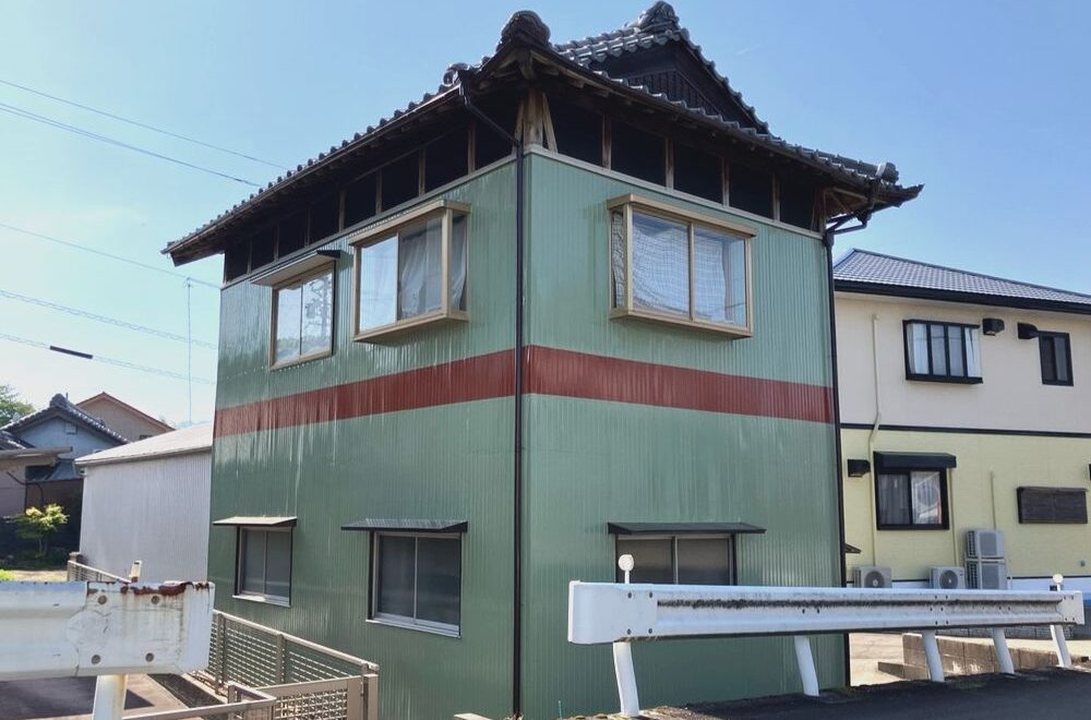 四日市市の外壁塗装をリペイント匠が施工した写真