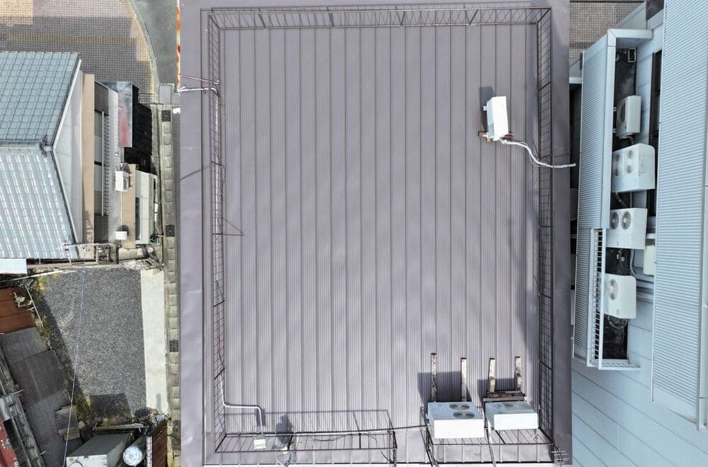 伊勢市の屋根カバー工事をリペイント匠が施工した写真
