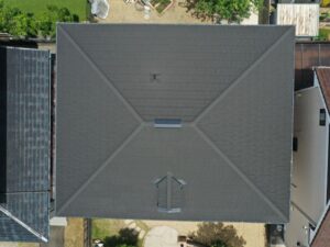 鈴鹿市の屋根工事をリペイント匠が施工した写真