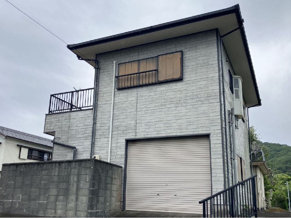 H様(志摩)施工前_外壁全体 (3) 志摩市の外壁塗装、屋根塗装、防水工事をリペイント匠が施工した写真