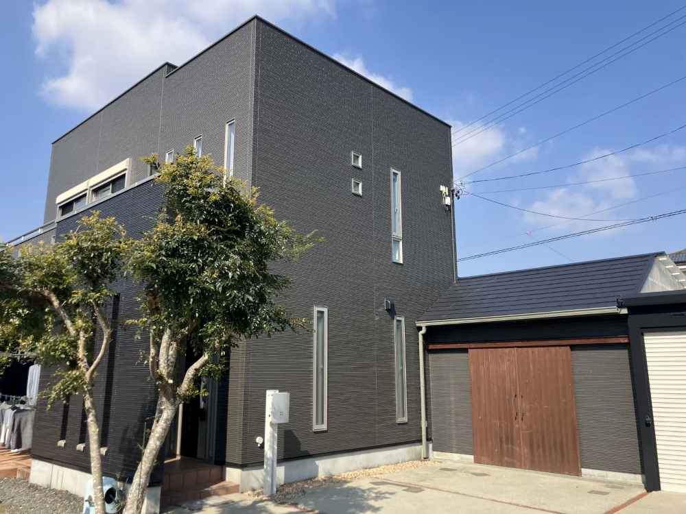 築15年の洋風住宅｜劣化が進んだ外壁と色褪せた屋根を一新
