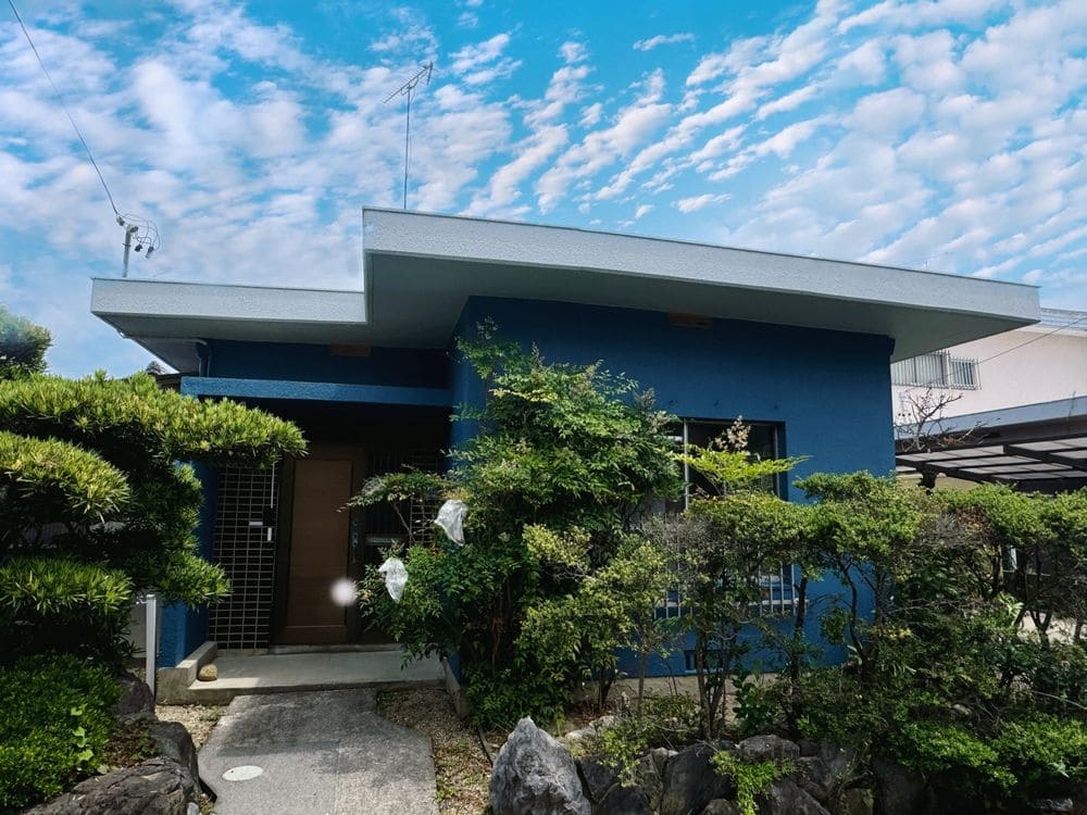 鈴鹿市_T様_施工後_外壁全体 (2) 鈴鹿市の外壁塗装をリペイント匠が施工した写真