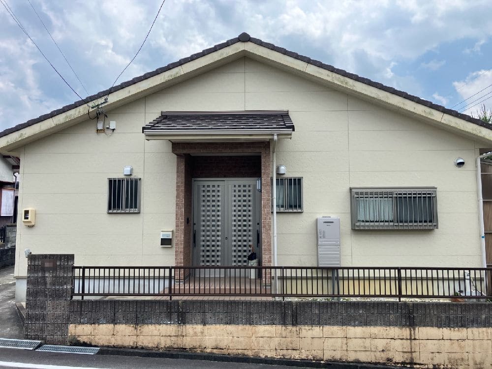 N様(津)施工前_外壁全体 津市の外壁塗装をリペイント匠が施工した写真