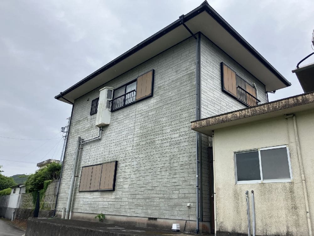 H様(志摩)施工前_外壁全体 志摩市の外壁塗装、屋根塗装、防水工事をリペイント匠が施工した写真