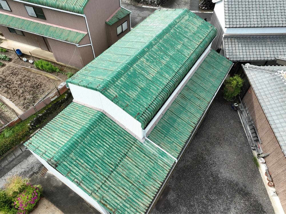 亀山市_K様_施工前_屋根全体 (3) 亀山市の屋根塗装をリペイント匠が施工した写真