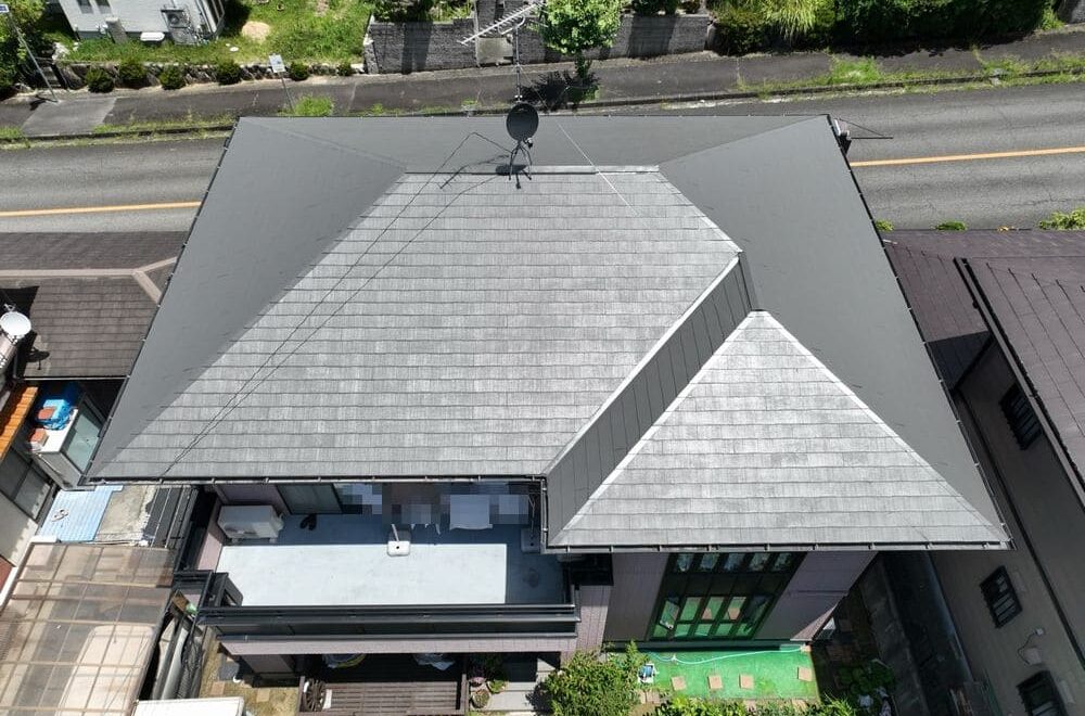 名張市の屋根塗装をリペイント匠が施工した写真