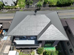 名張市の屋根塗装をリペイント匠が施工した写真