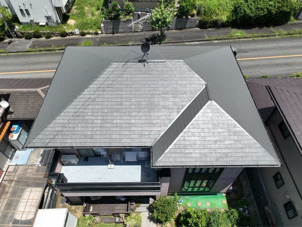 名張市の屋根塗装をリペイント匠が施工した写真