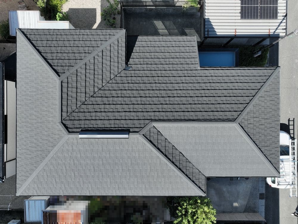 四日市市の屋根工事をリペイント匠が施工した写真
