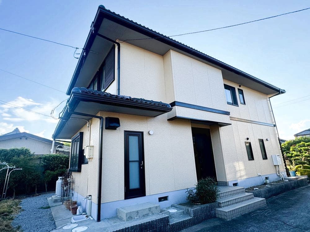 O様(鈴鹿市)外壁_施工後2 鈴鹿市の外壁・屋根塗装をリペイント匠が施工した写真