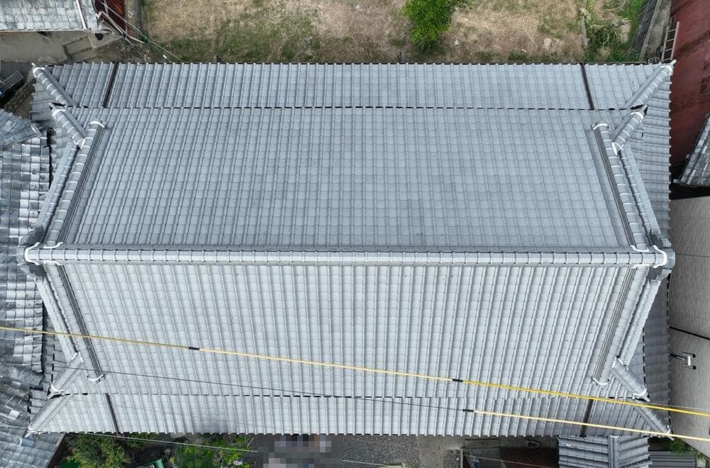 亀山市の屋根工事をリペイント匠が施工した写真
