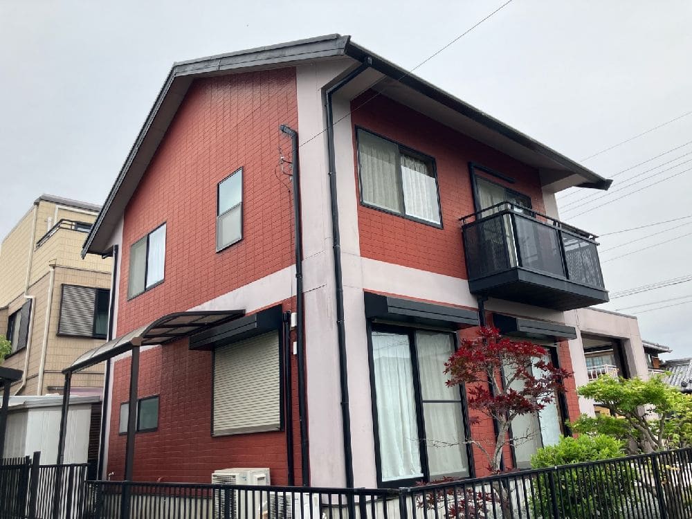 Y様(津)施工前_外壁全体 (2) 津市の外壁塗装、屋根工事をリペイント匠が施工した写真