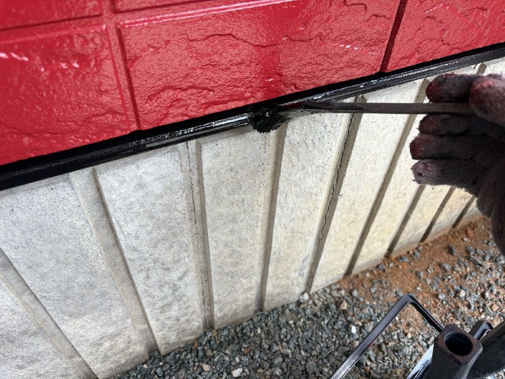 Y様(津)水切り(上塗り) 津市の外壁塗装、屋根工事をリペイント匠が施工した写真