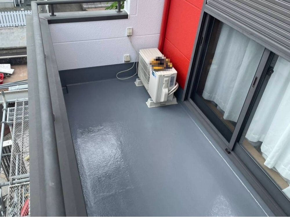 津市の外壁塗装、屋根塗装、防水工事をリペイント匠が施工した写真