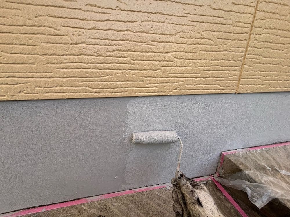 O様(鈴鹿市)基礎_3回目 鈴鹿市の外壁・屋根塗装をリペイント匠が施工した写真