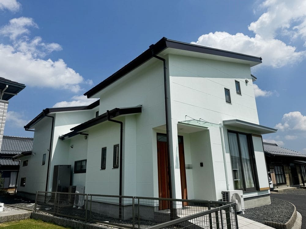 四日市市の外壁・屋根塗装をリペイント匠が施工した写真
