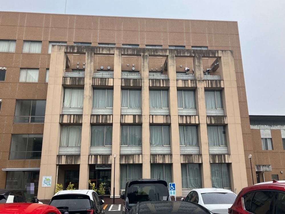 K大学様(四日市市)_施工前 四日市市の外壁塗装をリペイント匠が施工した写真