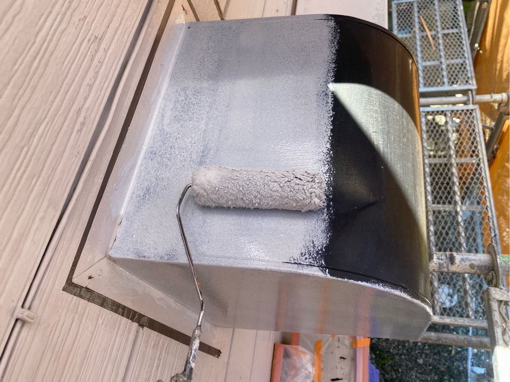 M様(伊勢市)換気フード_1回目 伊勢市の外壁・屋根塗装をリペイント匠が施工した写真