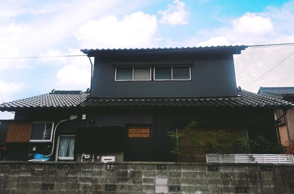 四日市市の外壁塗装をリペイント匠が施工した写真