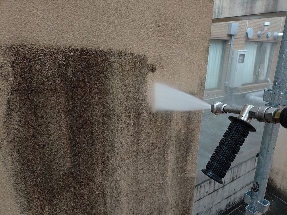 K様(四日市市)高圧洗浄(外壁) 四日市市の外壁塗装をリペイント匠が施工した写真