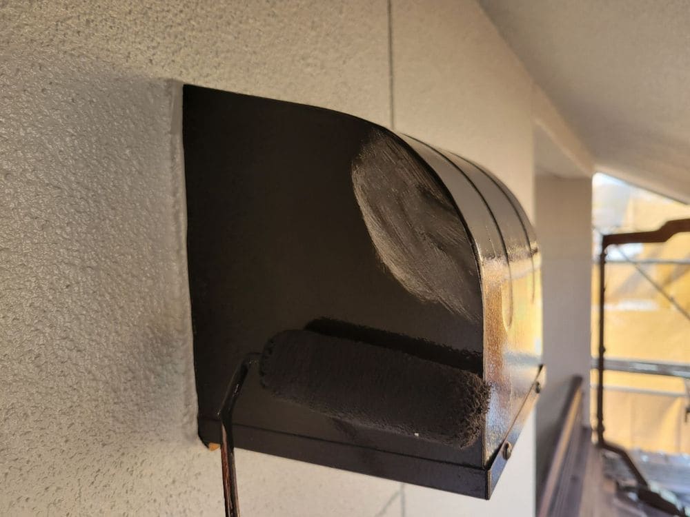 M様(伊賀市)_換気フード(中塗り) 伊賀市の外壁塗装をリペイント匠が施工した写真