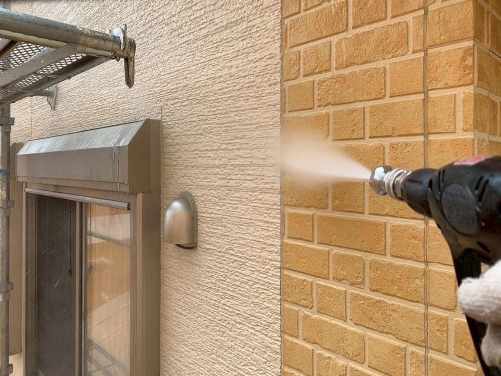 松阪市 S様高圧洗浄 松阪市の外壁塗装をリペイント匠が施工した写真