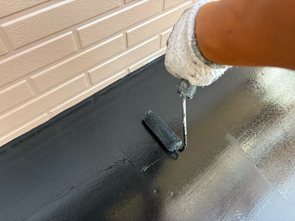 O様(鈴鹿市)庇‗3回目 鈴鹿市の外壁塗装、屋根塗装をリペイント匠が施工した写真